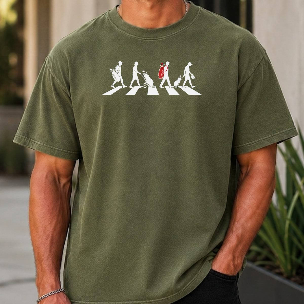 The Crossing Premium Tee worn, Moss