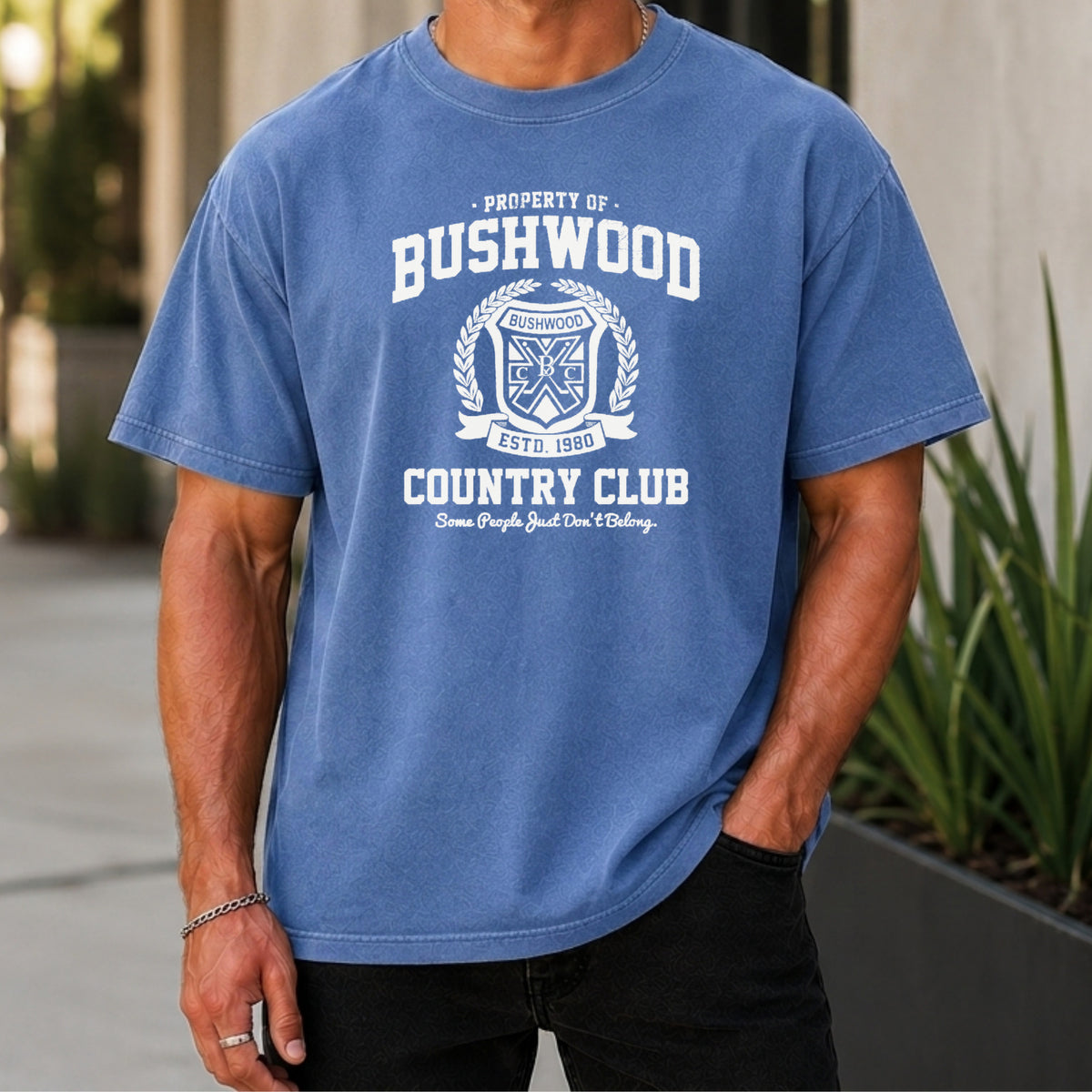 Bushwood 1980 Premium Tee worn, Mystic Blue