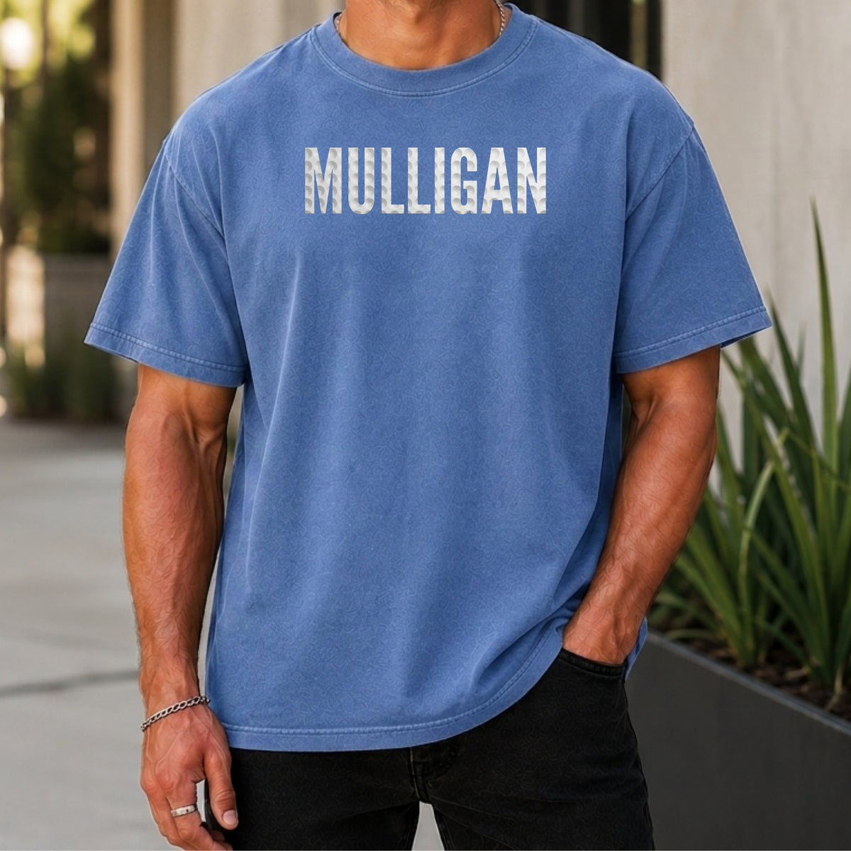 MULLIGAN Dimples Premium Tee worn, Mystic Blue