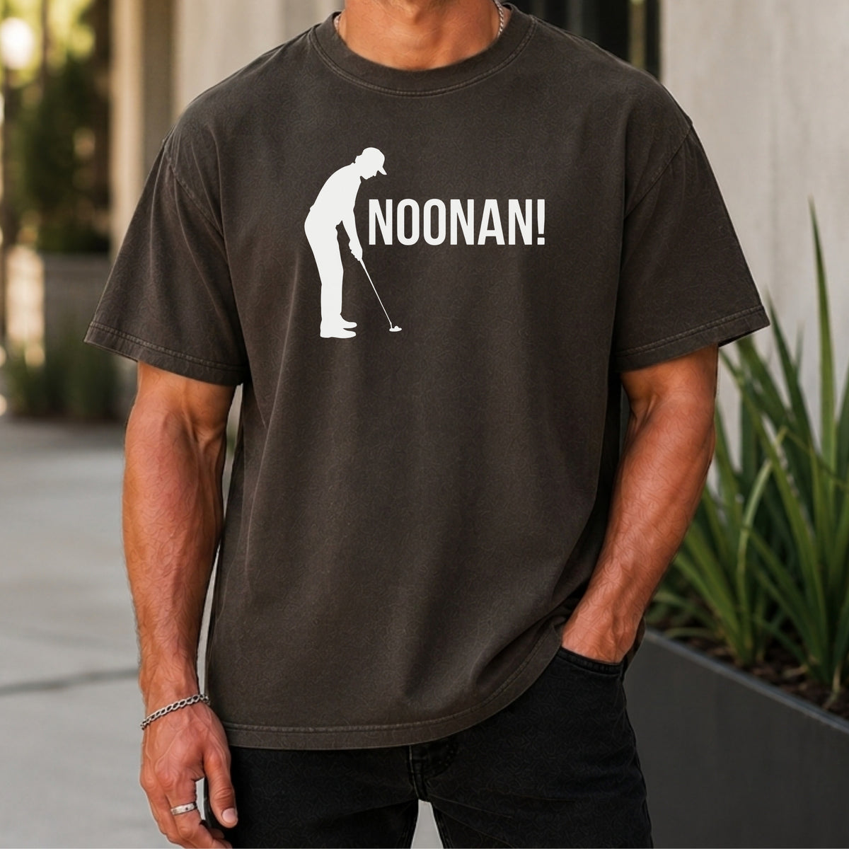 Noonan! Premium Tee worn, Pepper